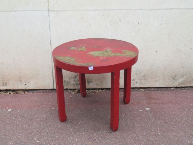 Null 亚洲 红漆木质小边桌，有景观装饰。42 x 50厘米