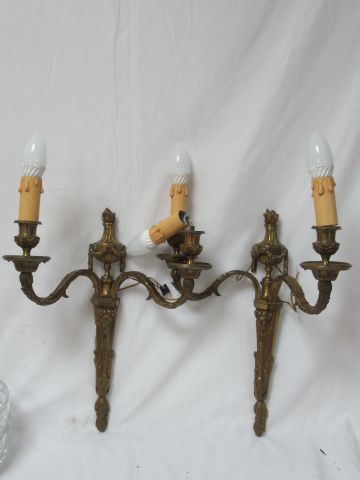 Null A pair of ormolu sconces, Transition model. Height: 39 cm