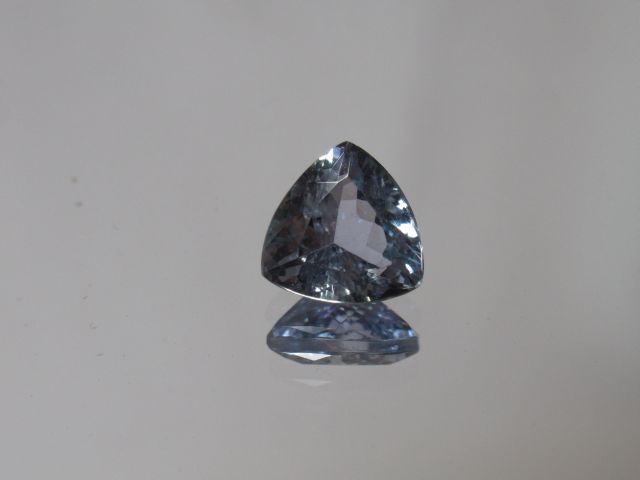 Null Tanzanite taglio trilione

Peso: 1,94 ct circa