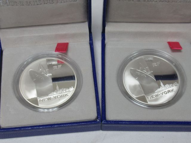 Null MONNAIE DE PARIS Lot of two 1/2 euro silver coins. On the theme of the Norm&hellip;