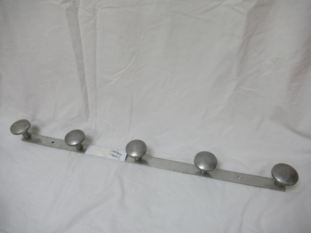 Null White metal coat rack. Circa 1940. Length: 47 cm
