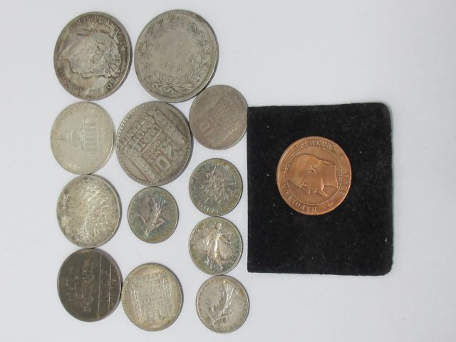 Null FRANCE Lot of silver coins : 3 coins of 100 francs (1983, 1982, 1986), 4 co&hellip;