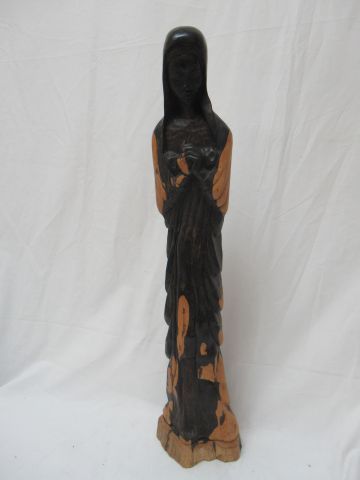 Null AFRIQUE Sculpture en bois, figurant une Vierge. Haut.: 68 cm (léger manque)