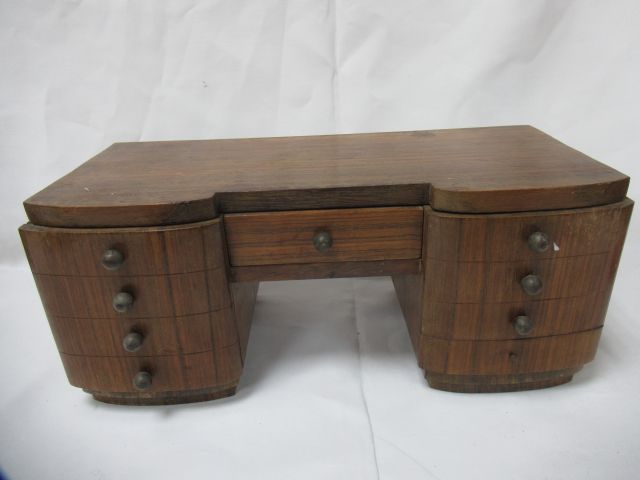 Null Miniature wooden desk, Art Deco model. 15 x 34 x 14 cm (element to be reatt&hellip;