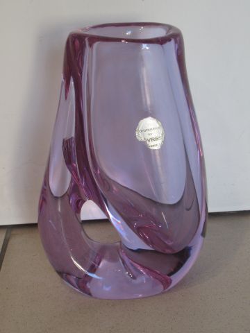 Null SEVRES Vase in violet/blue crystal (according to the light). Height: 26 cm