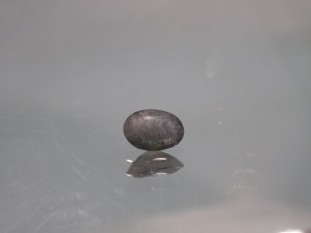 Null Saphir gris bleu, 2,03 carats. Avec son certificat.