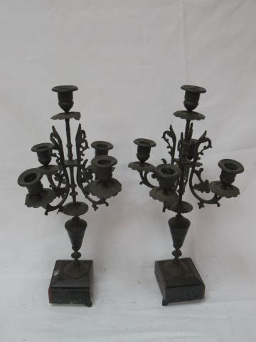 Null Pair of candelabras in regula. Marble base. Height: 42 cm (acc)