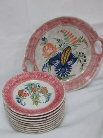 Null QUIMPER 带植物装饰的陶器蛋糕服务的一部分，包括盘子和9个盘子。18-26厘米（芯片