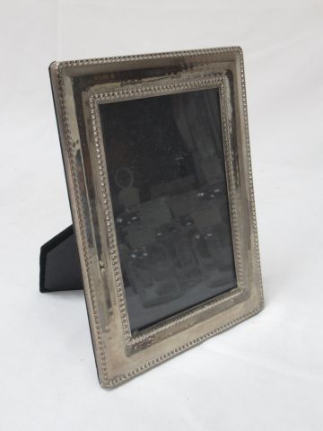 Null Cadre photo en métal argenté, avec son verre. 22 x 17 cm (petit manque à l'&hellip;