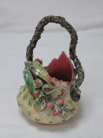 Null Pocket with handle in barbotine, with decorations in relief of hazelnuts an&hellip;