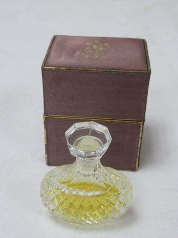 Null Nina RICCI Capricci. Crystal bottle. Dummy content. Height: 6,5 cm In its b&hellip;