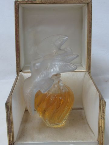 Null LALIQUE for Nina RICCI L'Air du Temps.假香水瓶（不含香水）。密封的。18厘米（acc）在它的盒子里。