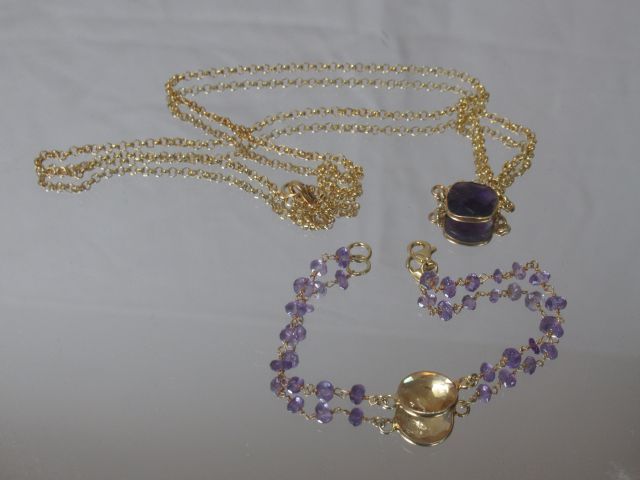 Null Lot en vermeil et améthystes, comprenant un collier et un bracelet (centré &hellip;