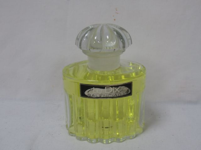 Null BALENCIAGA Flacon de parfum en verre "le Dix". Haut.: 15 cm (contient de l'&hellip;
