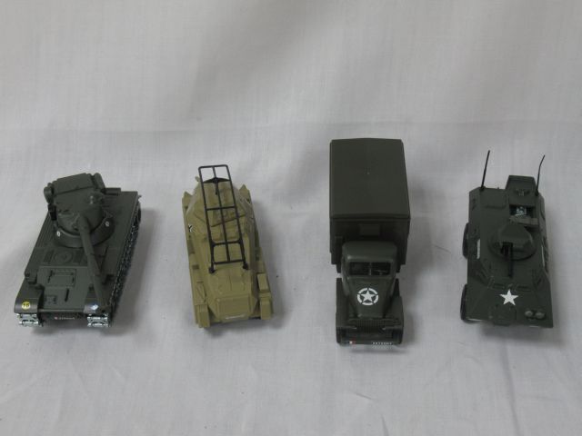 Null SOLIDO pour HACHETTE Lot de 4 véhicules militaires en métal coulé. Echelle &hellip;
