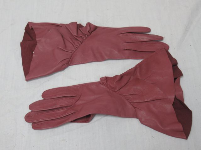 Null IMONI Paire de gants en cuir, couleur vieux rose. Taille 7,5. Etat neuf.