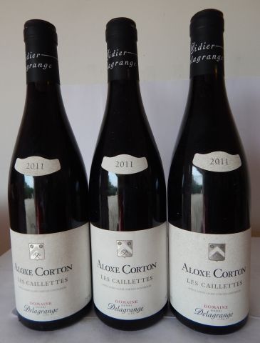 Null 3 bottles of Aloxe-Corton 1er Cru " Les Caillettes " Henry Delagrange 2011