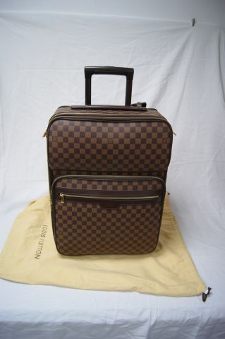 Null Louis VUITTON Suitcase in leather and oiled fabric with checkerboard. 56 x &hellip;