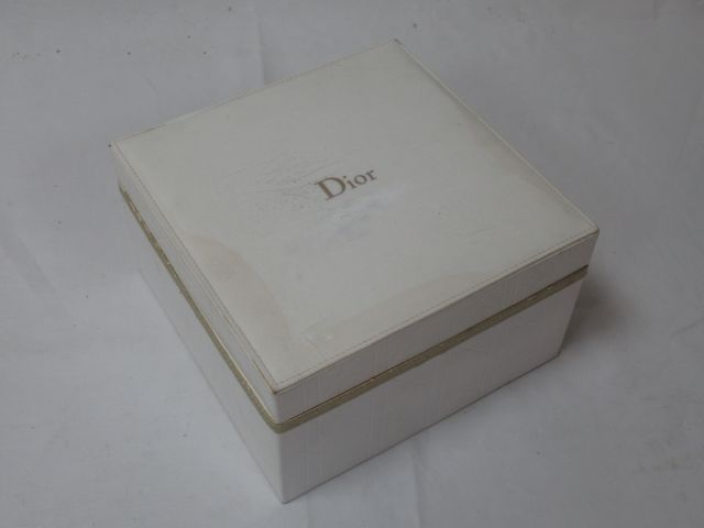 Null Coffret Dior en simili-cuir . Cadeau de parfumeur . 12 X 21 X21 cm . Usures