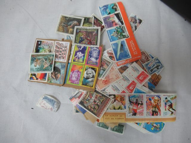 FRANCE Petit lot de timbres en vrac.