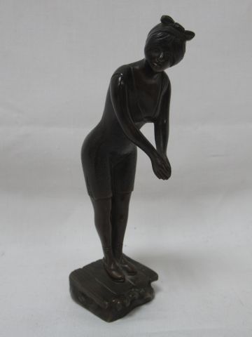 Según Georges TRINQUE Pequeña escultura en bronce con pátina marrón, que represe&hellip;