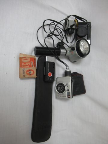 Lot comprenant un flash "Strabomatic" , un appareil photo Nikon "L35" , un appar&hellip;