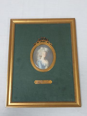Null L. MASSON Miniature on ivory, representing Marie-Antoinette. 10 x 8 cm Fram&hellip;
