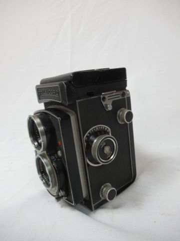 Null ROLLEICORD Xenar 1:3.5 /75 bi-lens camera. Circa 1950