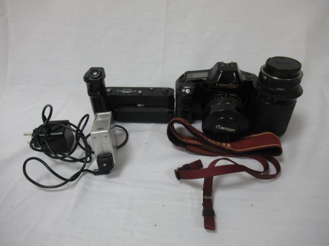Null CANON拍品包括一台T90相机与FD15 mm 1: 2.8镜头，FD 75-200 mm 1: 4.5镜头和一个马达驱动FN。附有一个falsh &hellip;