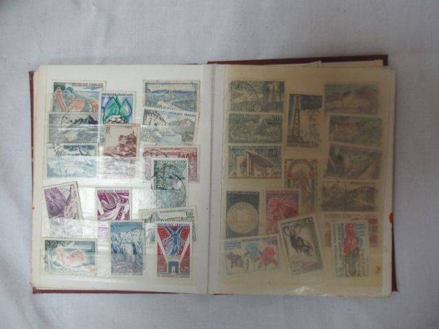 Null France Small stamp album . From 1940 to 1970