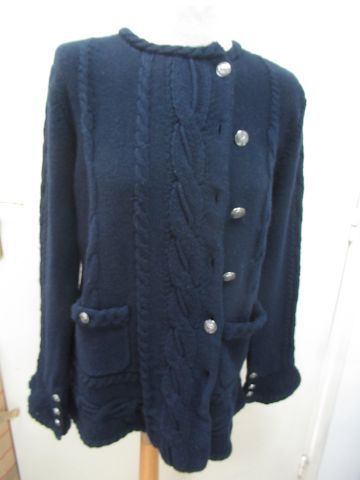 Null CHANEL Cardigan in lana e cashmere blu navy. Taglia 42. Nuova condizione.