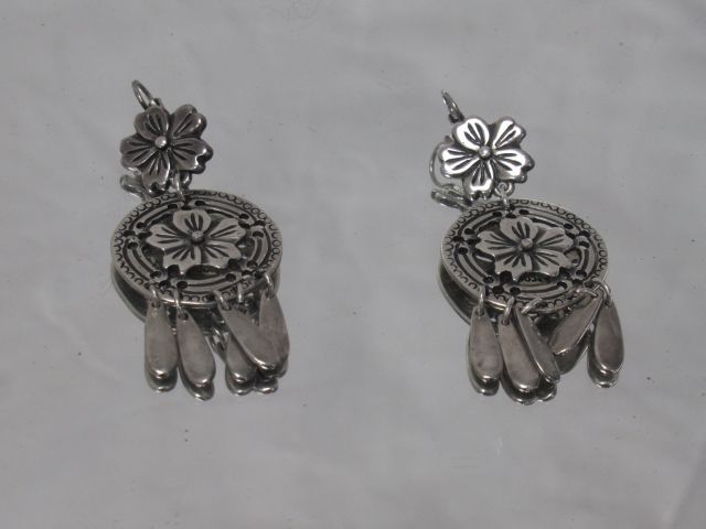 Null SCOOTER Pair of silver plated earrings. Length 6 cm