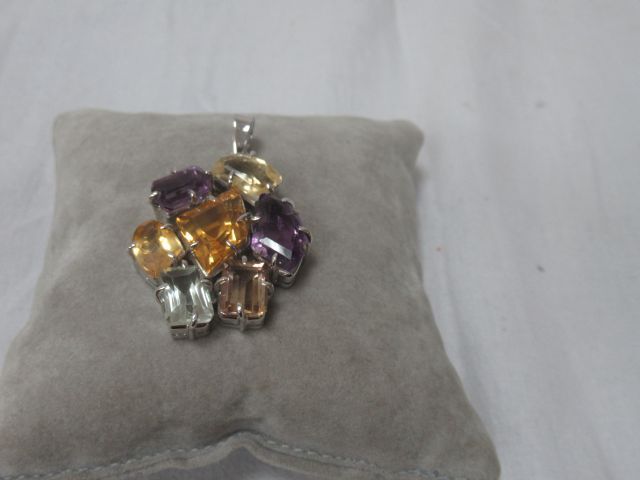 Null 紫水晶和黄水晶银质吊坠。高度：4厘米