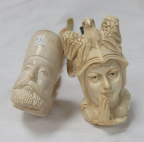 Null Set of two wooden pipes and meerschaum. Length: 24-34 (accident to one)