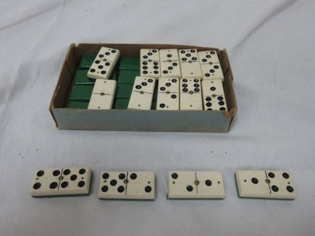 Null Dominospiel aus Harz.