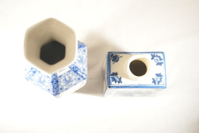 Null CHINE - Lot en porcelaine comprenant un vase et une boîte à thé (manque le &hellip;