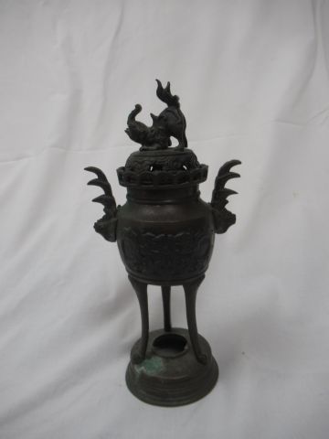 Null CHINE Brûle-parfum en bronze, à décor de dragon. Haut.: 22 cm