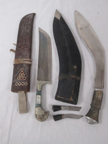 Null ORIENT - Lot de 2 poignards décoratifs en métal, os et cuir, de 36 à 41cm