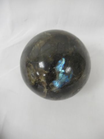 Null Sphère en labradorite. D.10 cm.