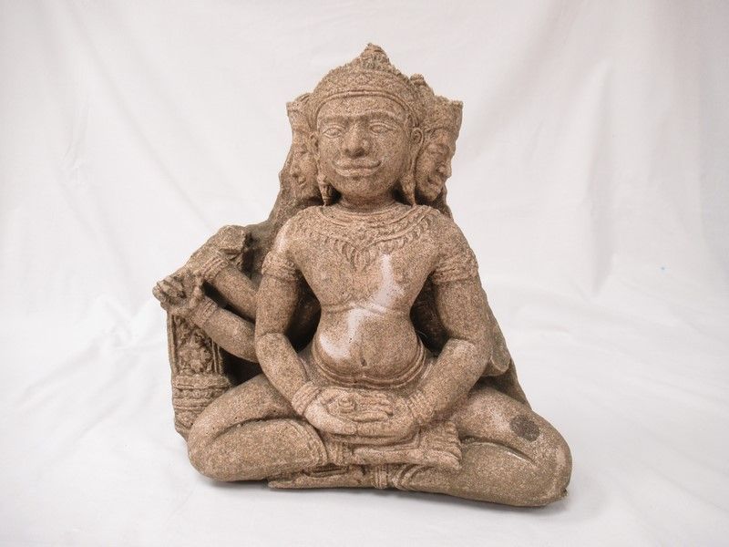 Null INDE. Stèle en grès figurant Vishnu. Fin XIXe - Début XXe. Hauteur : 29 cm.