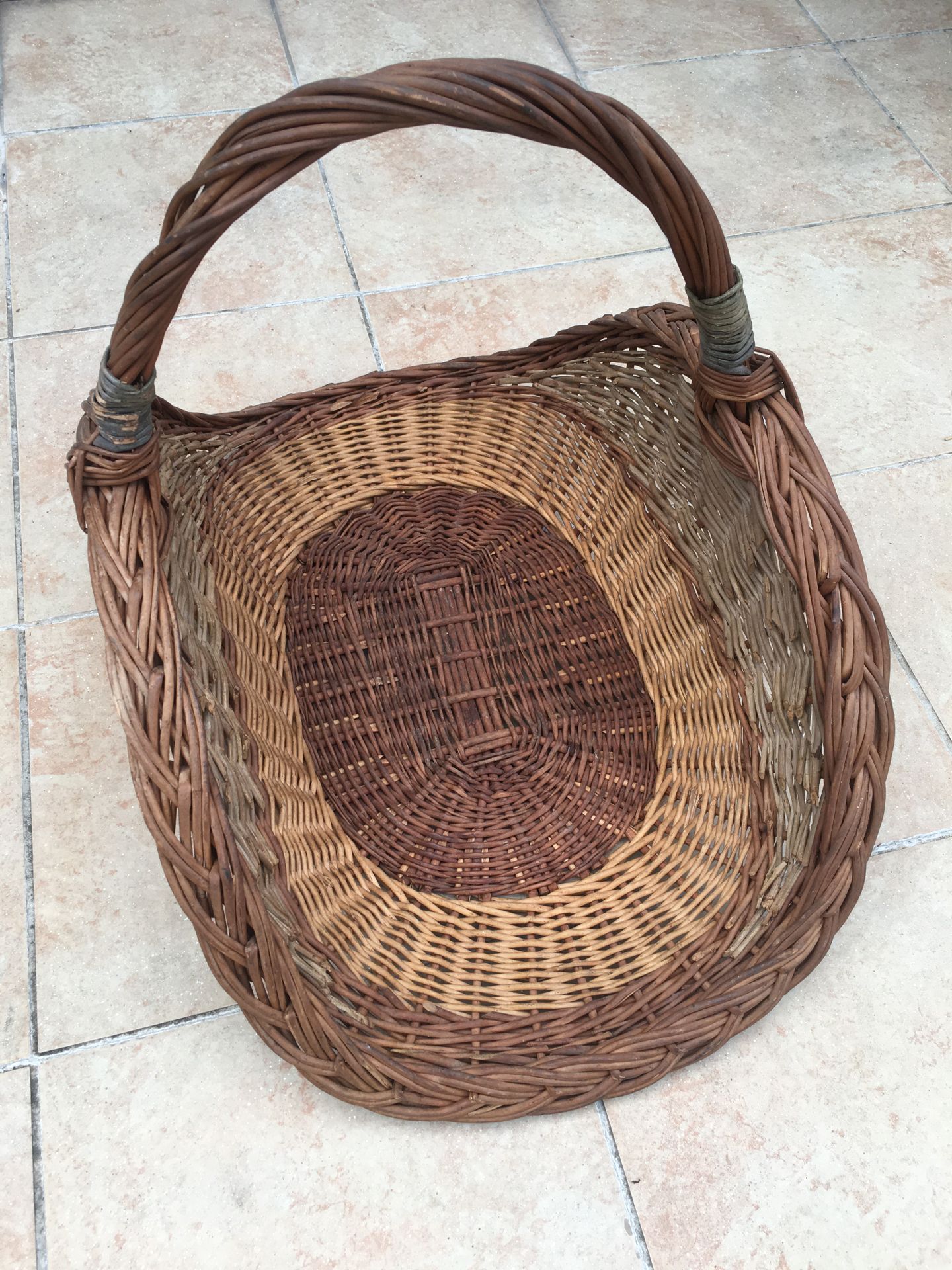 Null Large rattan and wicker basket 65x45cm