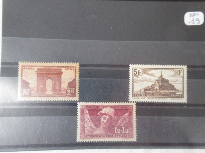 Null FRANKREICH Set von drei Briefmarken, Nummer 256,258,260, postfrisch