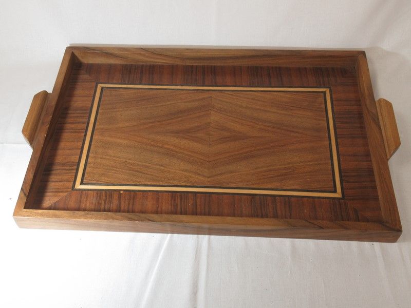 Null Tablett aus Holz mit Intarsien. 34 x 51 cm