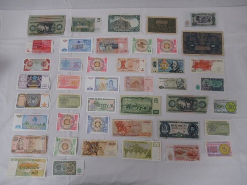 Null EUROPA (ASIA: RUSIA, UCRANIA, TURQUÍA) Pequeño lote de billetes.