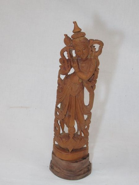 Null THAILAND Wooden sculpture of a divinity. Height: 30 cm
