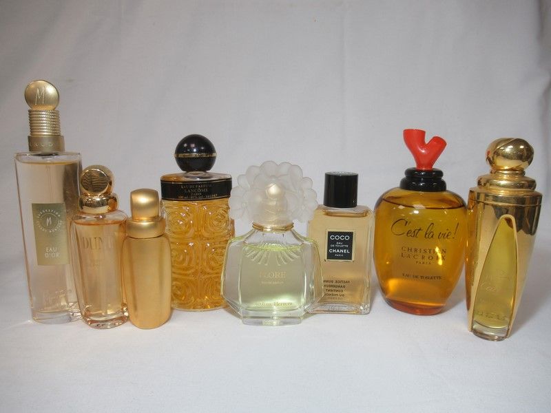 Null Juego de 8 frascos de perfume simulados. De 10 a 15 cm.