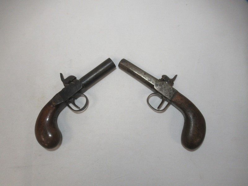Null Lot de 2 pistolets, XIXème. 17cm (usure , oxydation)