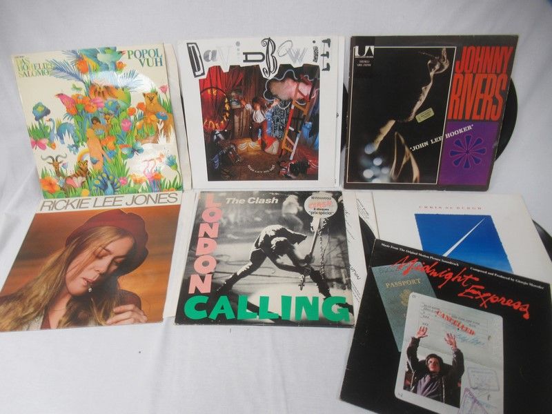 Null Lot de 7 vinyles 33 tours dont The Clash
(double), Johnny Rivers et bDavid &hellip;