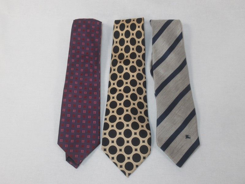 Null Lot de 3 cravates en soie : Lanvin, Burberry's.