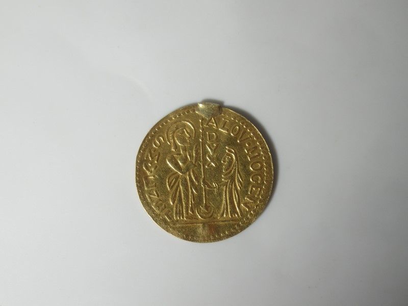 Null VENISE Monnaie italienne en or. Refrappe. Poids : 1,49 g. (trace de soudure&hellip;